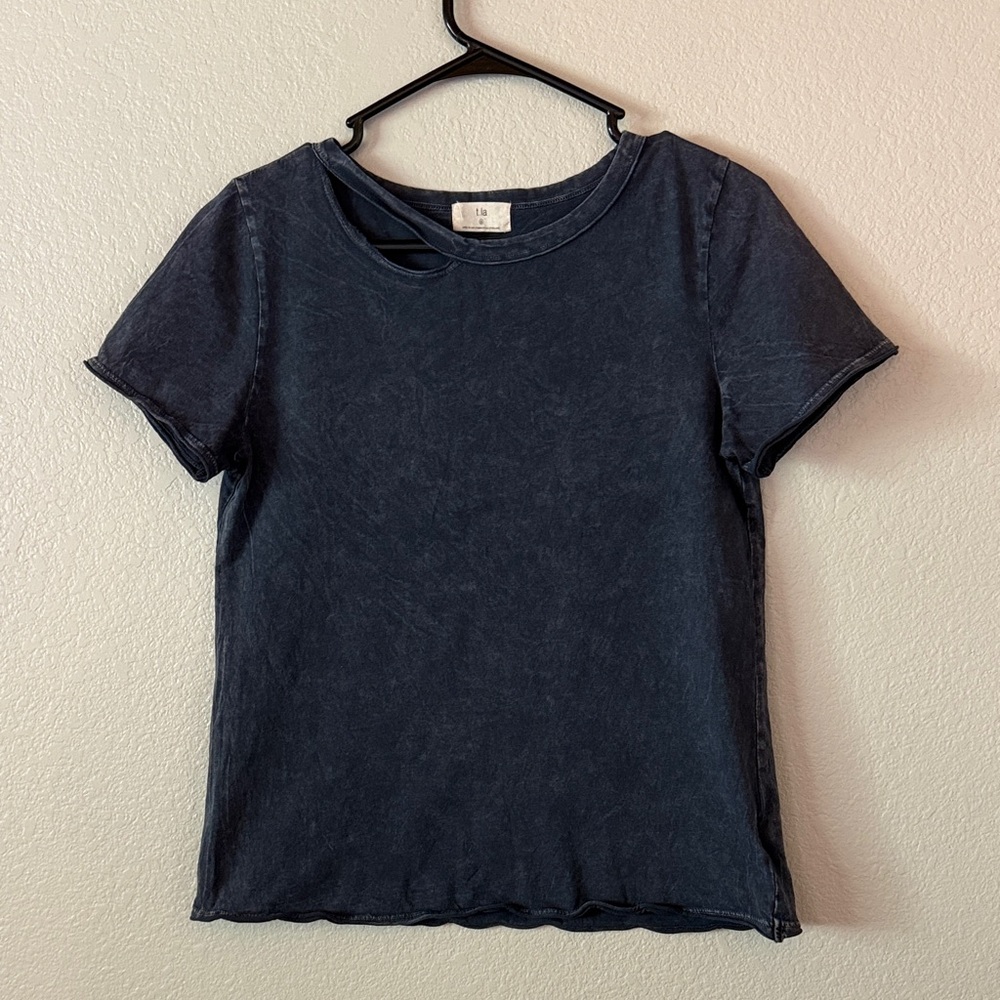 T.la Distressed Navy Grey Shirt Small
